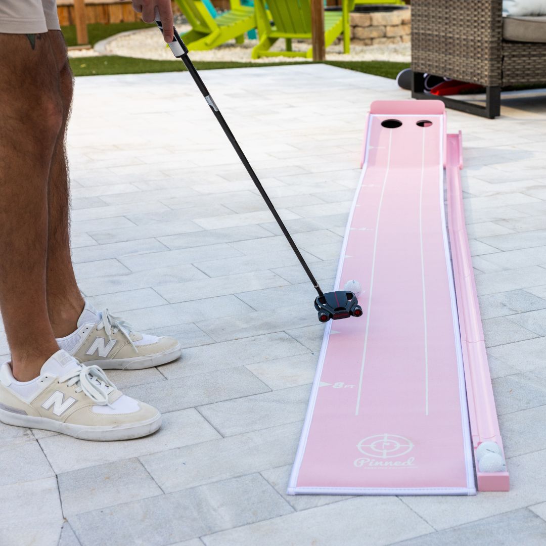 The Roller Putting Mat with Ball Return