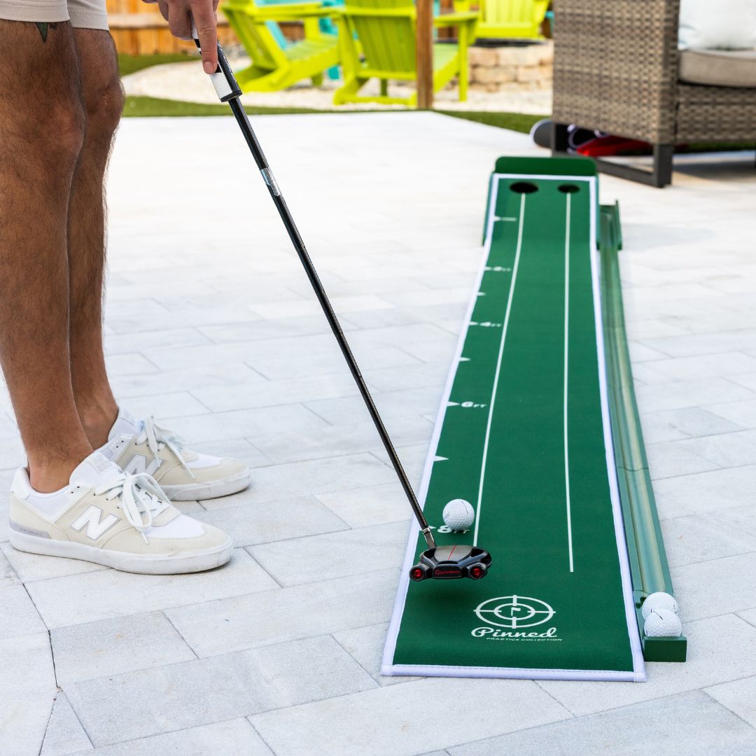 The Roller Putting Mat with Ball Return