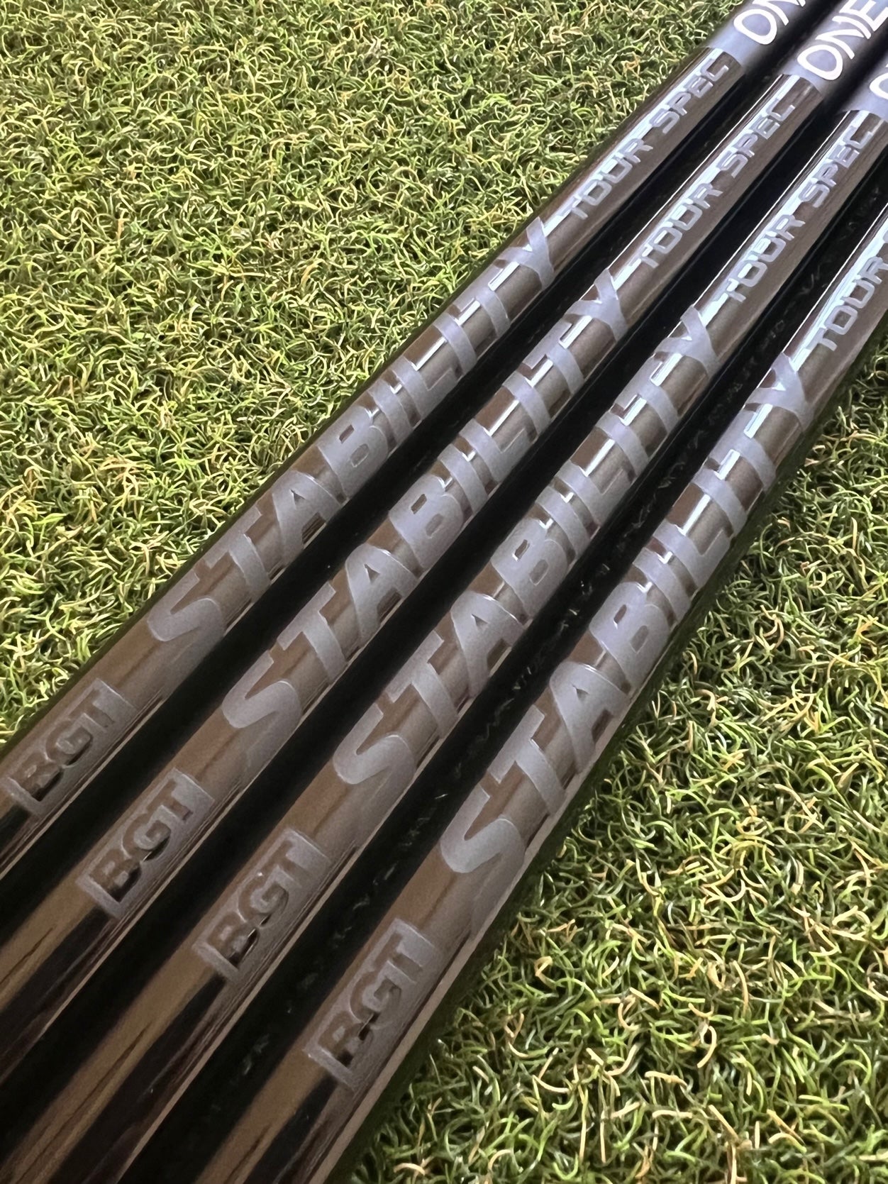 UST Mamiya All-In Stability Carbon Fiber Putter Shaft – .370 Tip, Multiple Lengths (30/35/36 In), Low Launch