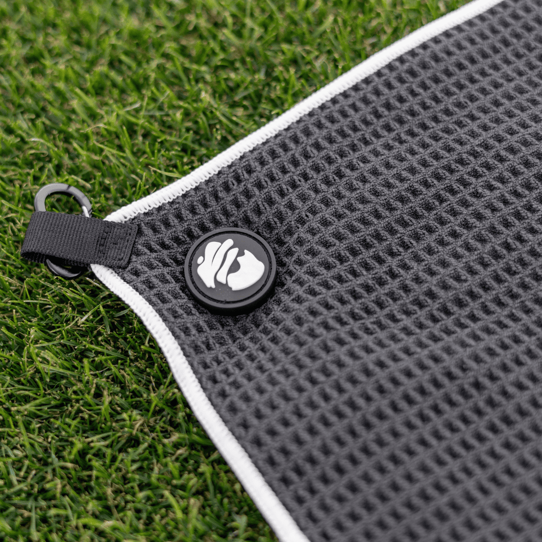 Magnetic Golf Towel with Ball Pocket - Black - The Golf Club Trader