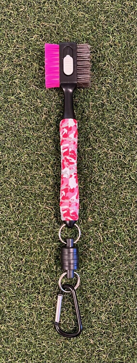 Camo Golf Club Cleaning Brush Magnetic Release/Retractable Spike